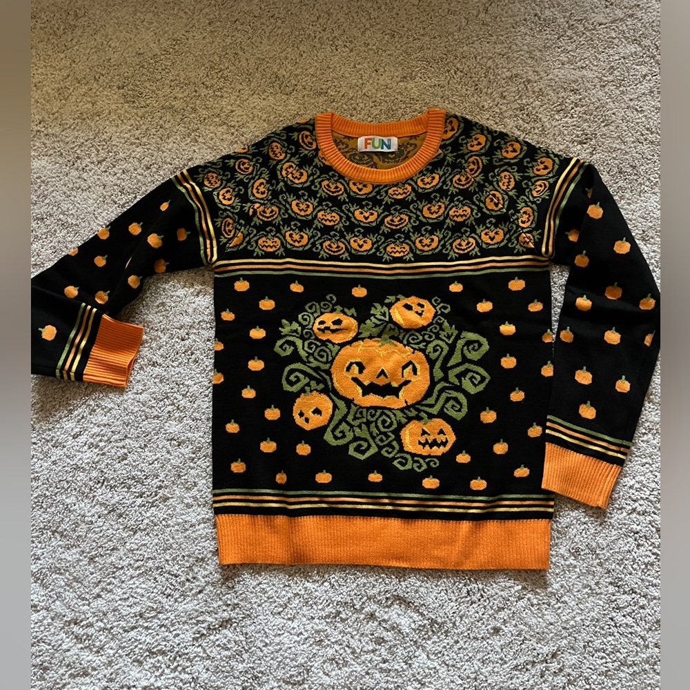 Size Small FUN Halloween Pumpkin Crewneck Sweater - Black and Orange